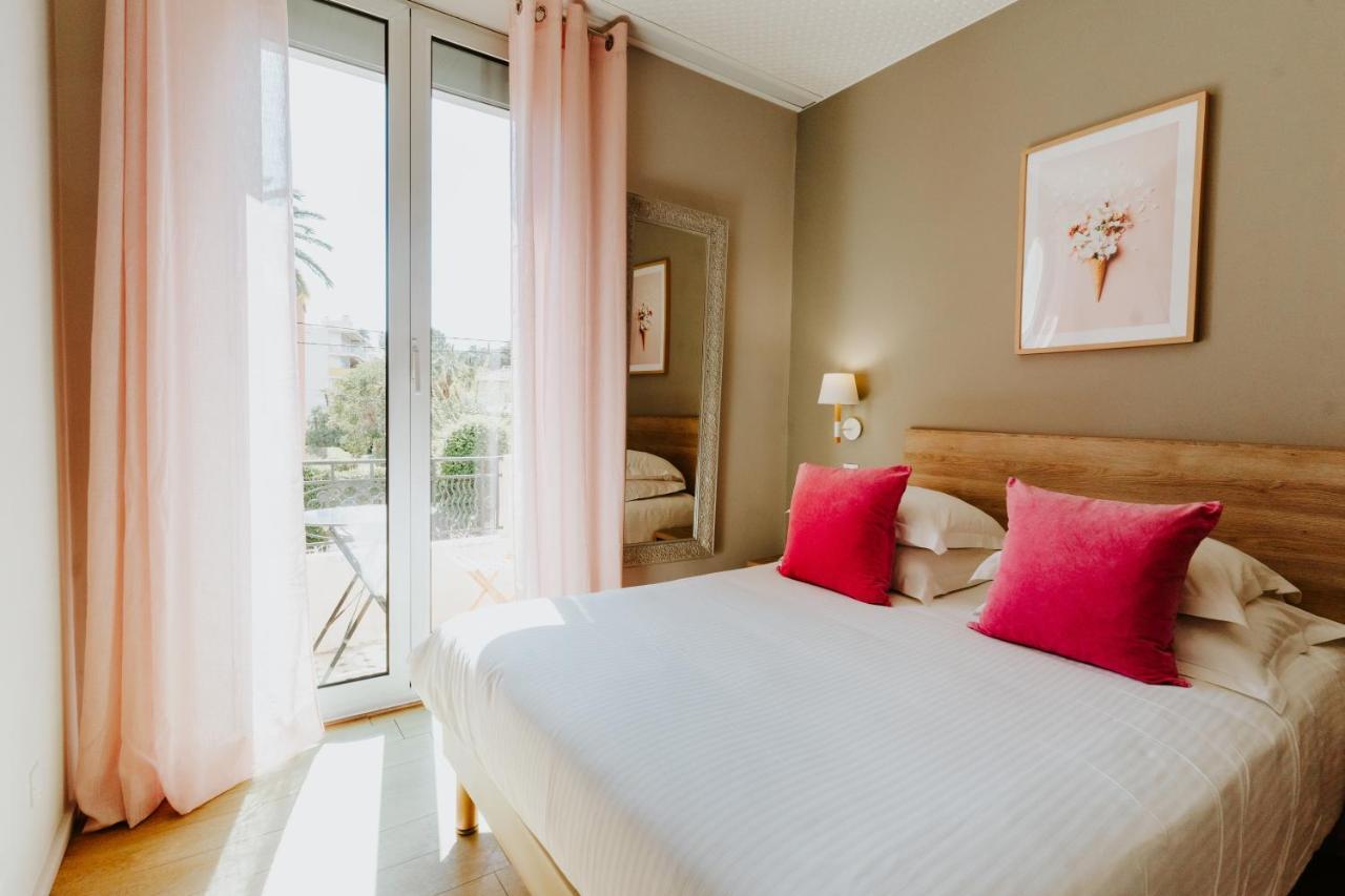 Hotel Le Petit Castel Antibes Exteriör bild